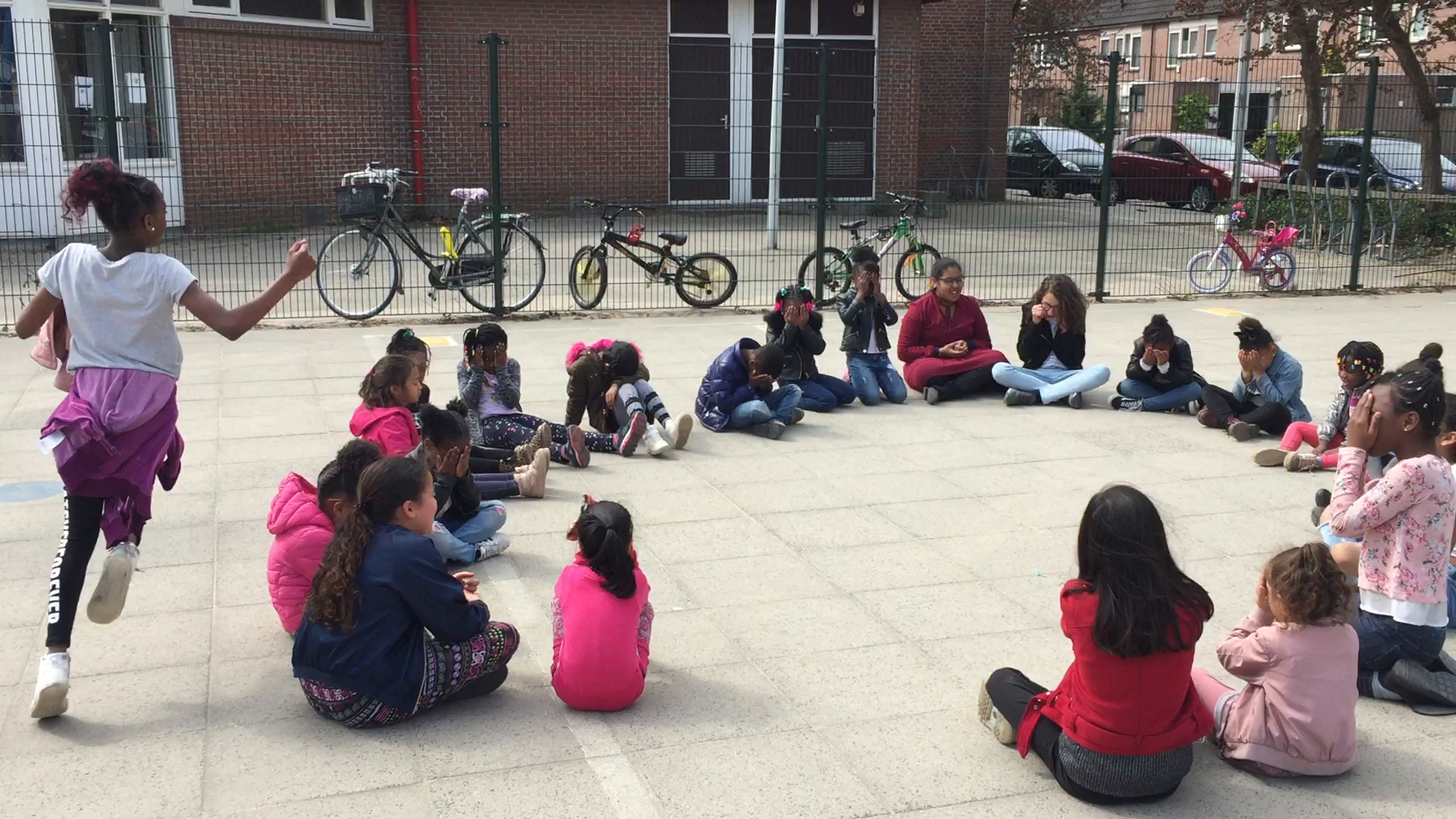 De Brink: Buitenspelen- Spelen met elkaar